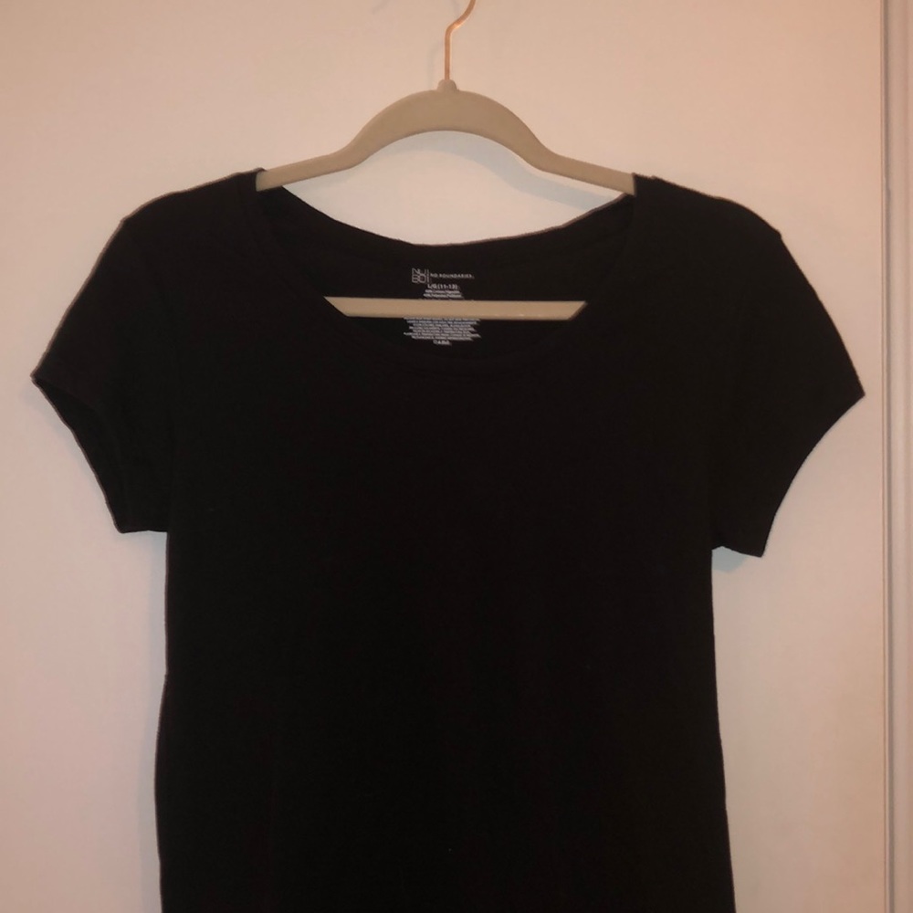 Black tee